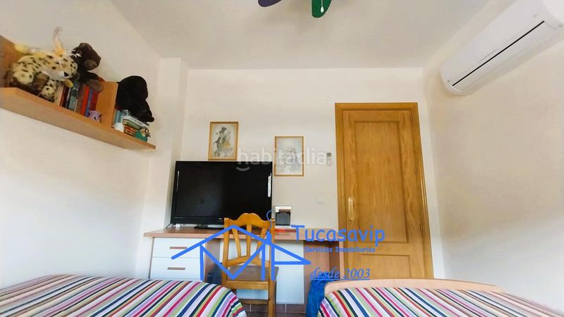 Foto 7c25e36b-0245-4fcf-b669-38f6706f07c6. Casa adossada amb aparcament piscina a Adrada (La)