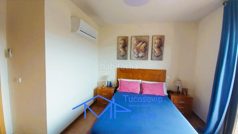 Foto 9716e006-5b05-4014-bc1f-472bd3c5d218. Casa adossada amb aparcament piscina a Adrada (La)