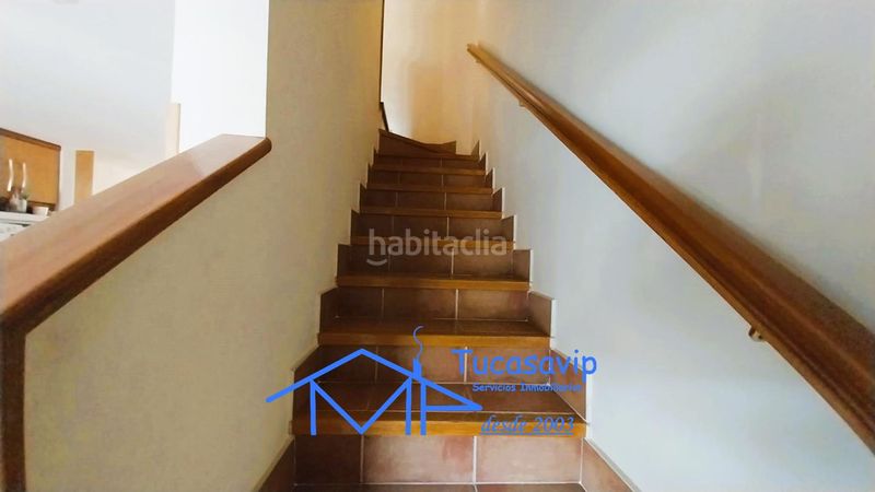 Foto c8a34659-6a7a-46e1-8626-04308d602894. Casa adossada amb aparcament piscina a Adrada (La)