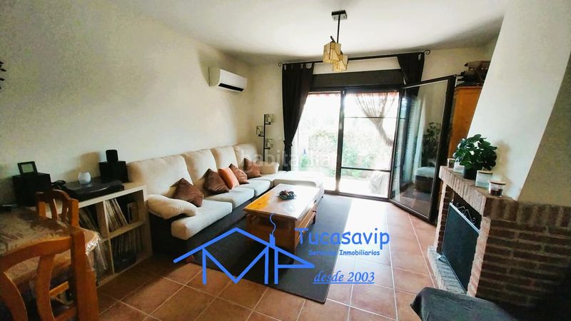 Foto da0880ac-9520-4c9b-94d2-44210ff2c4fa. Casa adossada amb aparcament piscina a Adrada (La)