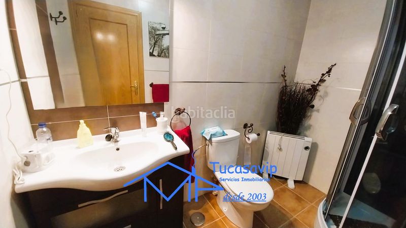 Foto eaa3f897-354f-4806-be4c-37fa728c9f37. Casa adossada amb aparcament piscina a Adrada (La)