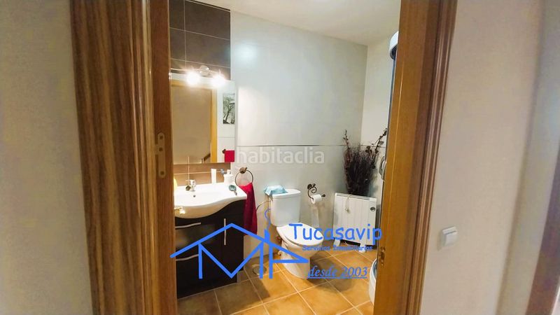 Foto ef9d10b9-3f52-4a50-b4c3-07a51de7aa7d. Casa adossada amb aparcament piscina a Adrada (La)