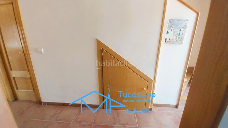 Foto 013fd685-6c9d-4243-ac9a-208055473f3b. Casa aparellada amb aparcament piscina a Adrada (La)