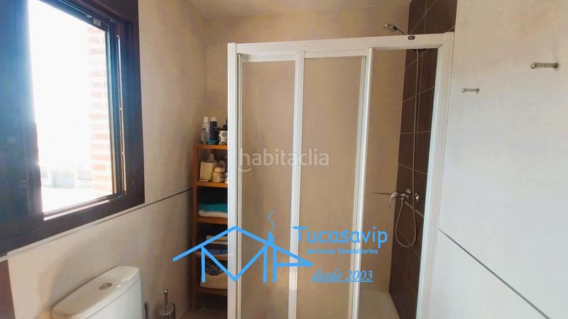 Foto 2b1b360d-f838-4057-be8f-22fb30f5deab. Casa aparellada amb aparcament piscina a Adrada (La)