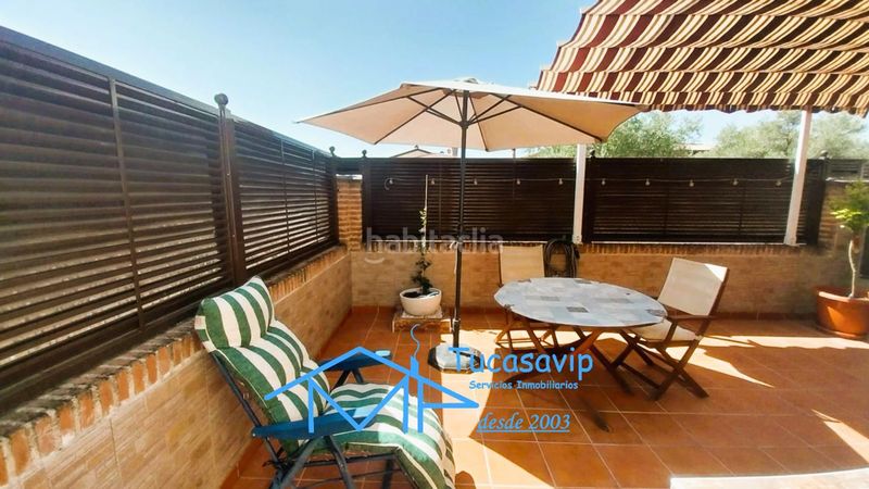 Foto 4accdf53-7f50-4147-964a-d2813f83552a. Casa aparellada amb aparcament piscina a Adrada (La)