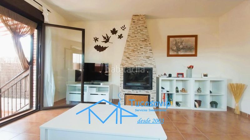 Foto 7813891e-9135-4b14-a3f8-6570ec2f8389. Casa aparellada amb aparcament piscina a Adrada (La)