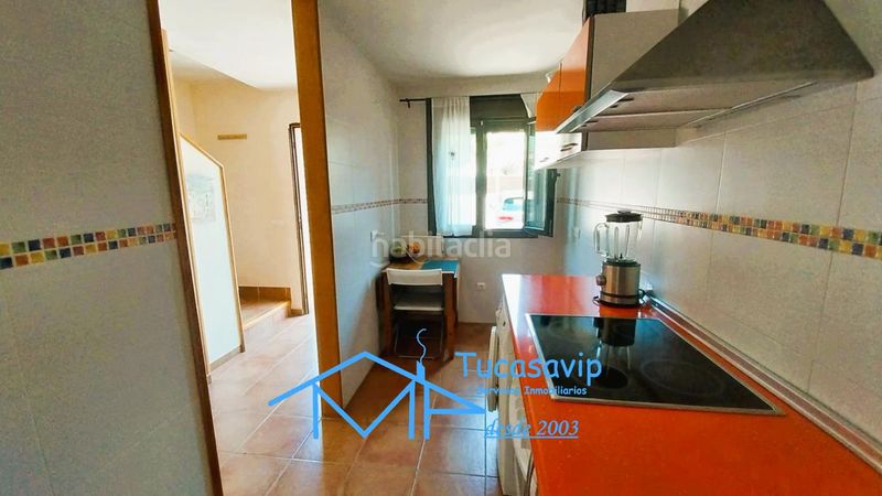 Foto b3fb7da3-a68a-4f98-9693-3f03e755c562. Casa aparellada amb aparcament piscina a Adrada (La)