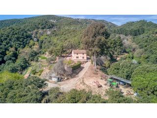 Masia  Veinat de hortsavinya. Masia en venta en urbanitzacions nigara parcgora parcrocarossa