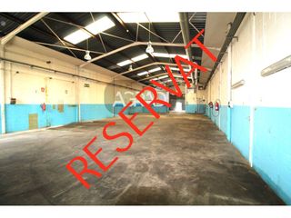Industrial building  Calle pins roses. Venta de nave industrial en cardedeu