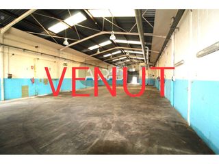 Industrial building  Calle pins roses. Venta de nave industrial en cardedeu