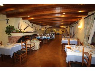 Rent Business premise in Can llança s/n. Alquiler de espacios para diferentes usos