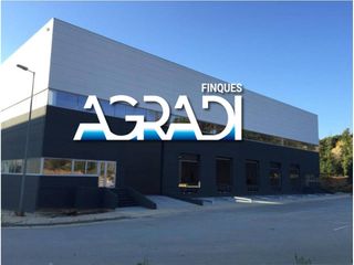 Rent Industrial building  Calle de la tecnologia. Alquiler de nave industrial en llinars del vallès