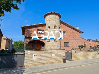 Xalet  Aviació catalana. Fantástica casa els dominics.