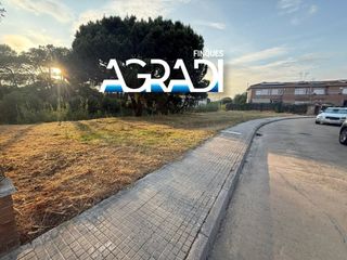 Terreny residencial  Pasaje garsa. Parcela en venta en llinars del vall�s para 2 casas adosadas