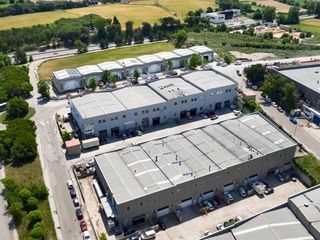 Nave industrial  Calle tona. Venta de nave industrial en lametlla del vall�s.