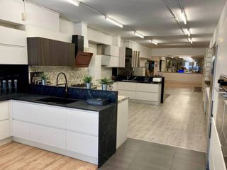 Local Comercial  Calle gran via de les corts catalanes. Local en venta sant marti