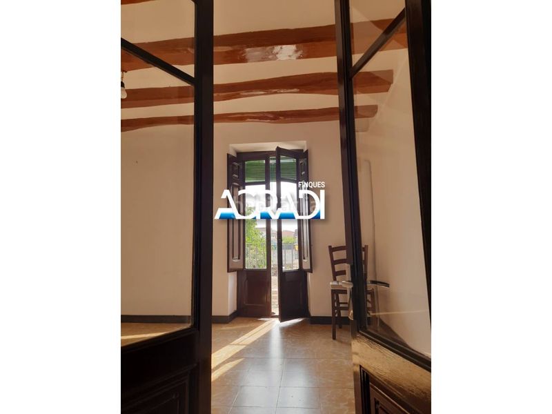 Foto 4f1282af-1820-486f-8aa1-4fc935e6e56c. Casa amb aparcament a Ginestar