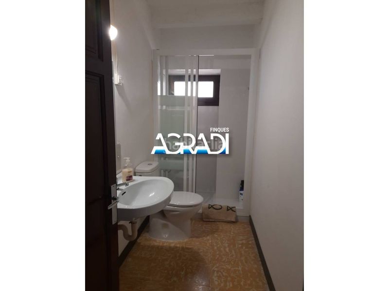 Foto 5bfdcdae-5bfd-4b8b-9a71-dd53a4b676a6. Casa amb aparcament a Ginestar