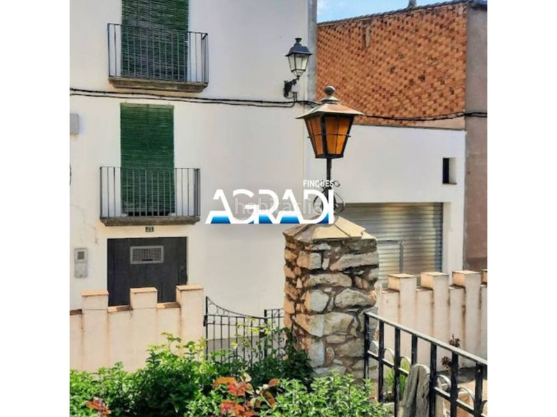 Foto 890fd012-ee4a-4e38-83dc-9713e3bd68b7. Casa amb aparcament a Ginestar