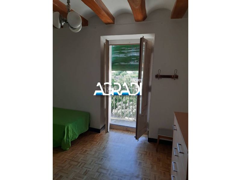 Foto b015b539-3e27-48ee-9e88-1d8c5279a2ef. Casa amb aparcament a Ginestar