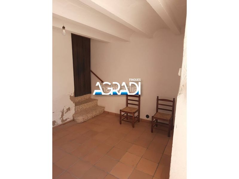 Foto b53dd0a1-8656-4d57-961a-cb3aefcbfc1b. Casa amb aparcament a Ginestar