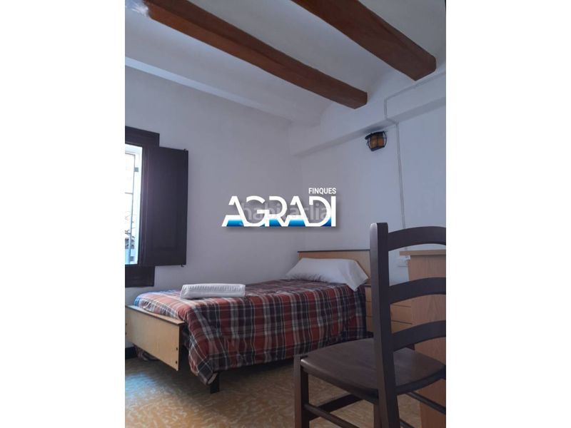 Foto bddc82aa-4af8-4b59-81c0-ff2bc5a56c2b. Casa amb aparcament a Ginestar