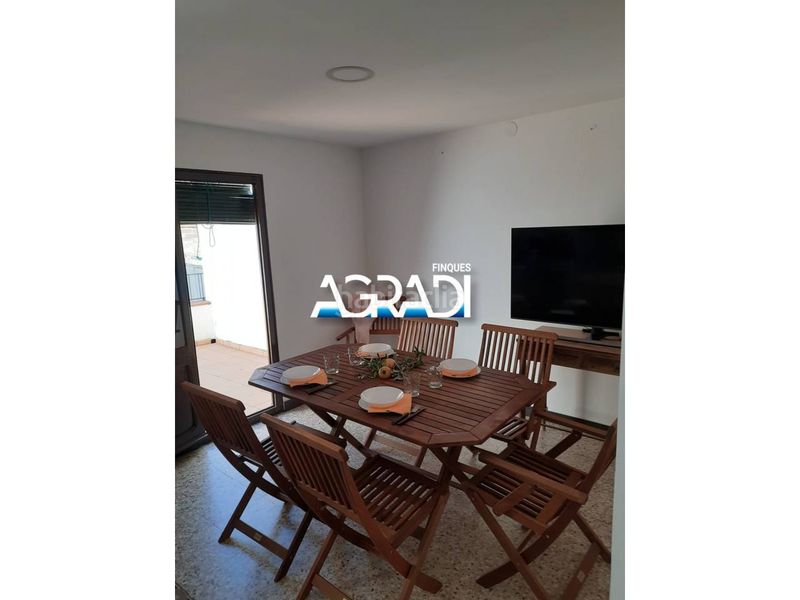 Foto e9ac42dd-ff2e-463d-bbf1-aa048288f652. Casa amb aparcament a Ginestar
