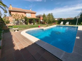 Xalet a Calypo Fado. Venta chalet unifamiliar calypo fado