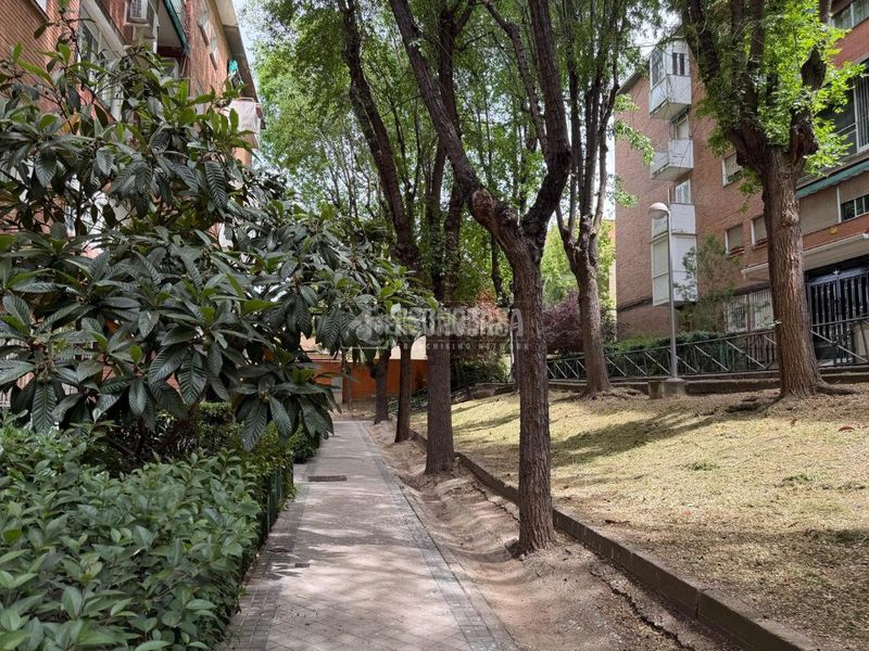Foto f15f6879-2aa8-42c0-b6f5-0bbf28e35aca. Pis amb calefacció a Vinateros Madrid
