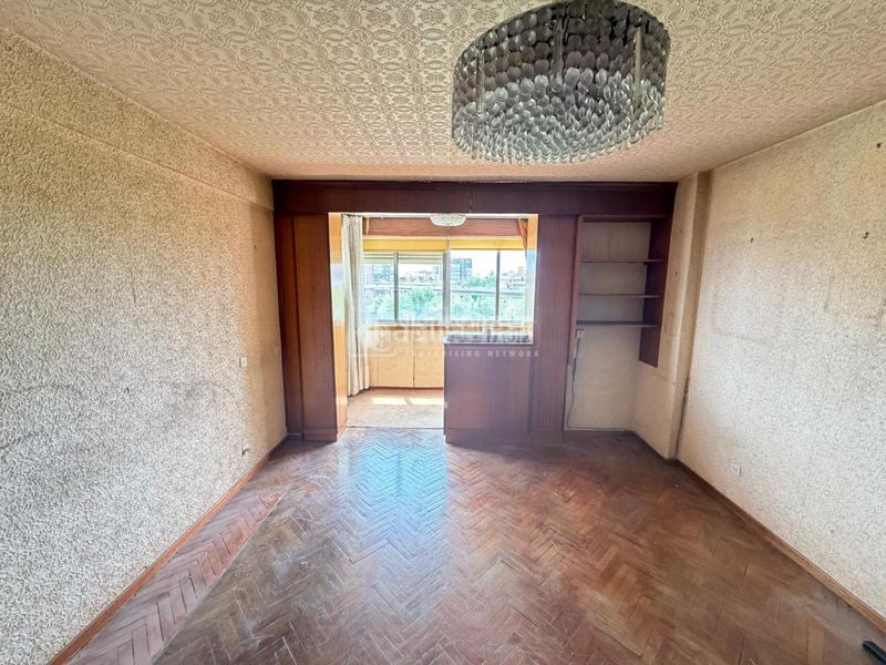 Foto 8cd83570-ea02-4519-bc23-8792e144be6c. Piso  en venta en Vinateros Madrid