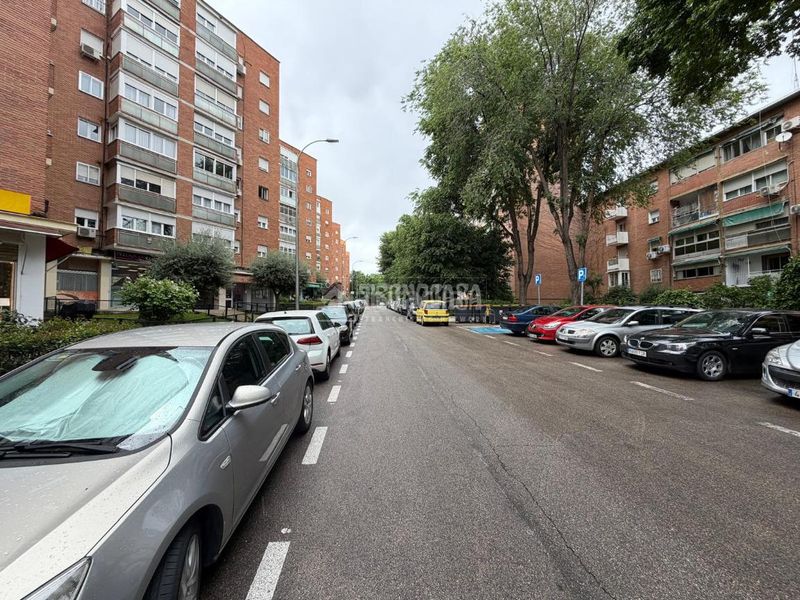 Foto 935b47ff-791e-45ce-81c7-c979640b9dd5. Piso  en venta en Vinateros Madrid