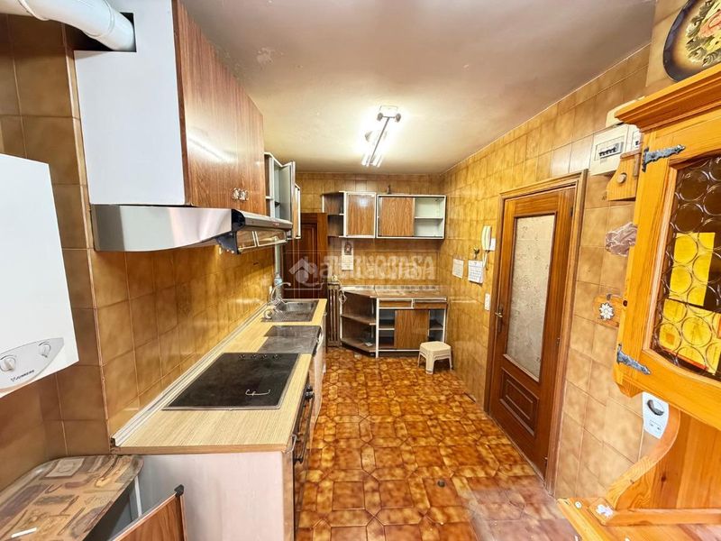 Foto cb197c06-cee4-450d-ace5-5d0659fe4969. Piso  en venta en Vinateros Madrid