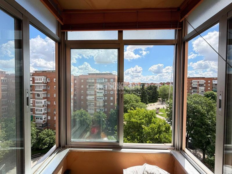 Foto e92a5b86-7d1d-482c-bdda-166c4c43a01b. Piso  en venta en Vinateros Madrid