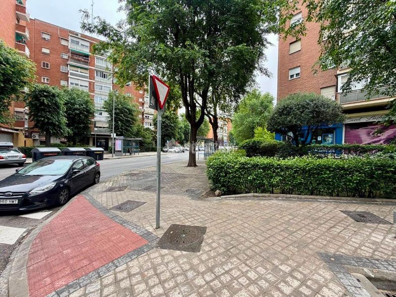 Foto 4cb7c7e2-33a7-4ab2-85f2-540fe4274e04. Pis amb calefacció aparcament a Vinateros Madrid