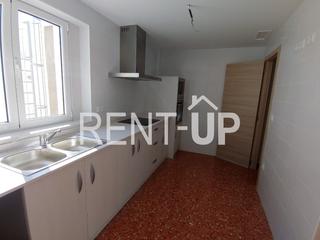 Casa adossada a Cerdà. Con patio, garaje y trastero