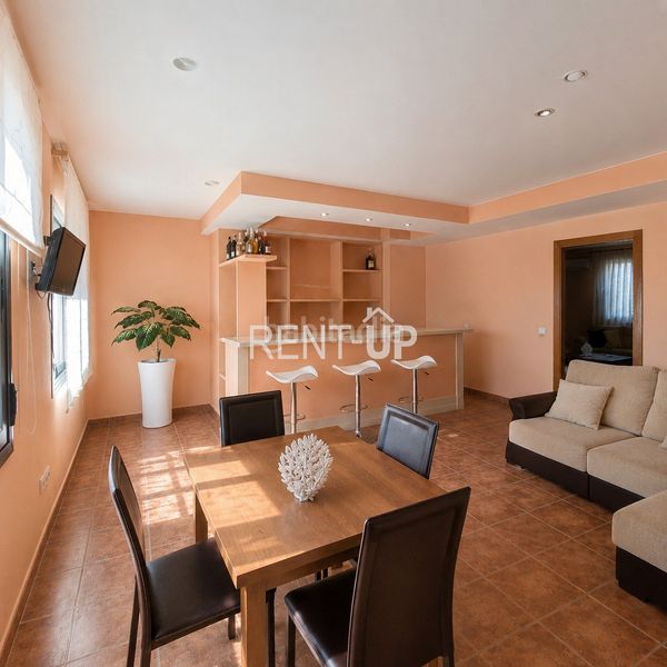 Foto b575004c-1378-4707-8122-eb2f01425aca. Casa adossada amb xemeneia aparcament piscina a Novetlè