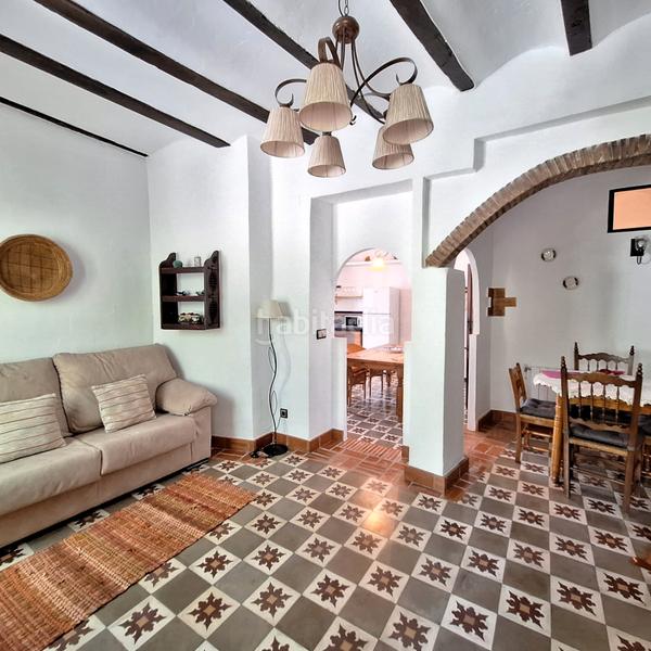 Foto 2af4804c-f1bd-40b2-b295-0fd84e6f10cc. Casa con mucho encanto para entrar a vivir en Xàtiva