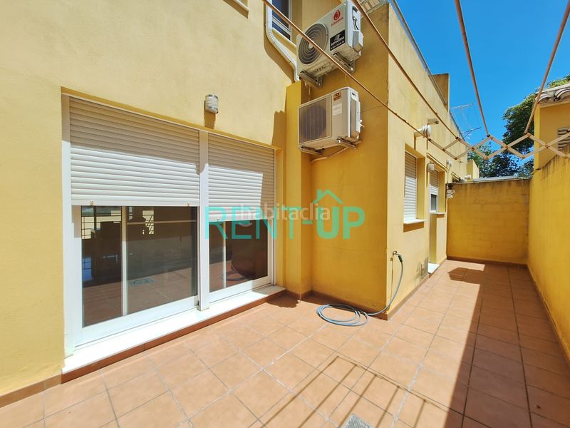 Foto cafa711f-ed6e-4685-82d9-5fcb98001a3b. Casa adossada amb aparcament a Novetlè