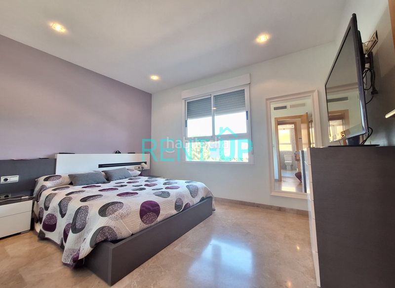 Foto fec3b887-a339-4a7d-bd05-2224526d4f33. Casa adossada amb aparcament a Novetlè
