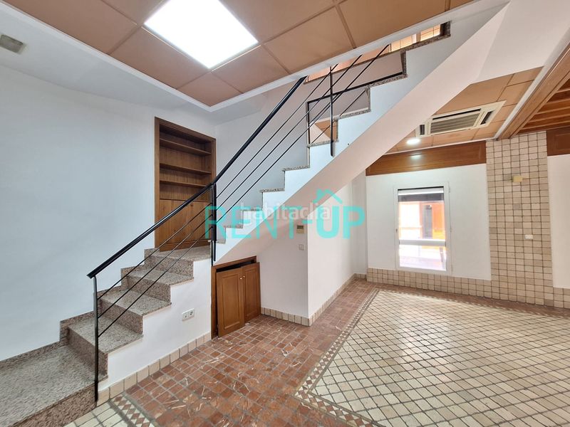 Foto 22084990-4c67-4c11-a045-12bfef35c357. Alquiler local comercial exclusivo local comercial en una de las mejores ubicaciones con tres escaparates en Xàtiva