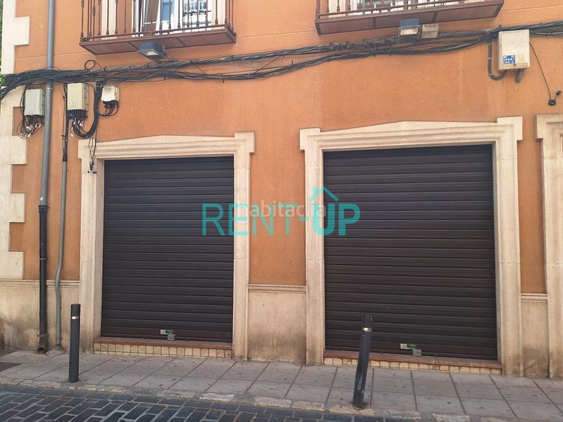 Foto b90c2274-6d8a-4fff-bf2b-51f64ef22e96. Alquiler local comercial exclusivo local comercial en una de las mejores ubicaciones con tres escaparates en Xàtiva