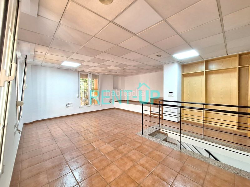 Foto ba342b0a-d10a-488c-b022-f1e402373533. Alquiler local comercial exclusivo local comercial en una de las mejores ubicaciones con tres escaparates en Xàtiva