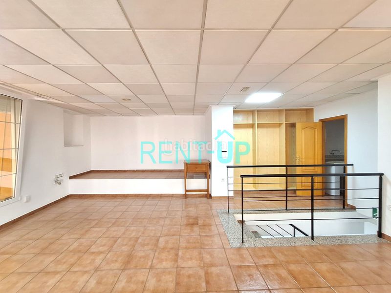 Foto e1a26ecc-1793-4f0a-8317-c5c6d29b13ab. Alquiler local comercial exclusivo local comercial en una de las mejores ubicaciones con tres escaparates en Xàtiva