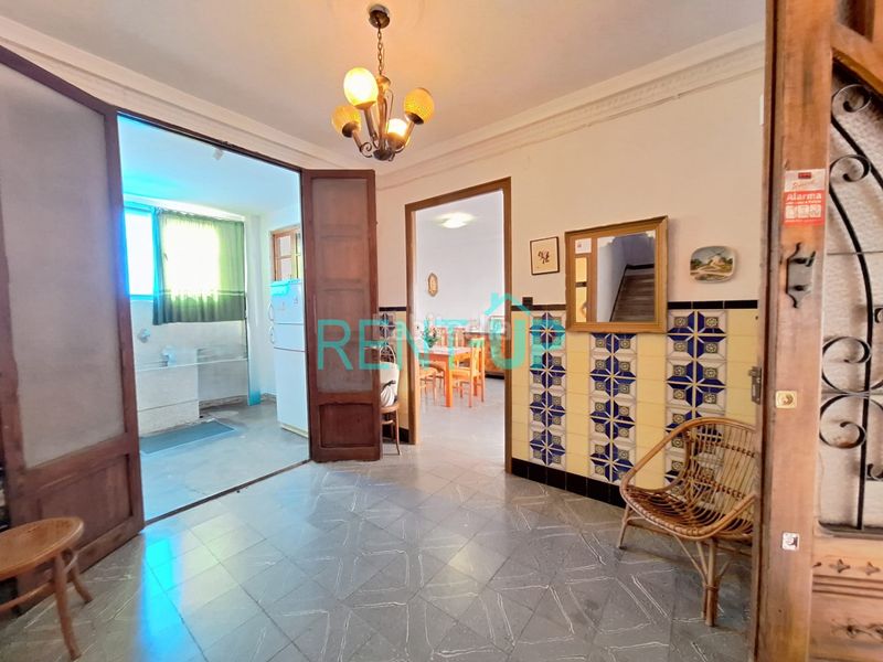Foto a8c31f0b-4d37-4c37-8ea1-f272a2ab9da7. Casa amb xemeneia a Xàtiva