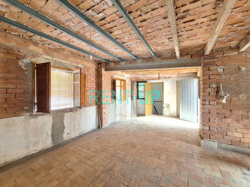 Foto d8aa7434-f749-4fc1-8c90-c30e4eb8819c. Casa amb xemeneia a Xàtiva