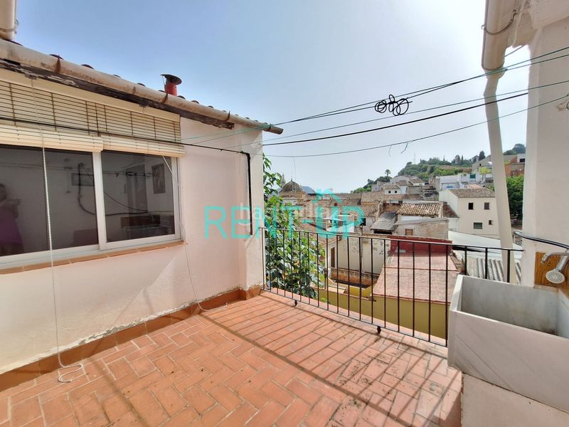 Foto edeaa91a-9e52-46aa-b2b7-1795a0d8a135. Casa amb xemeneia a Xàtiva