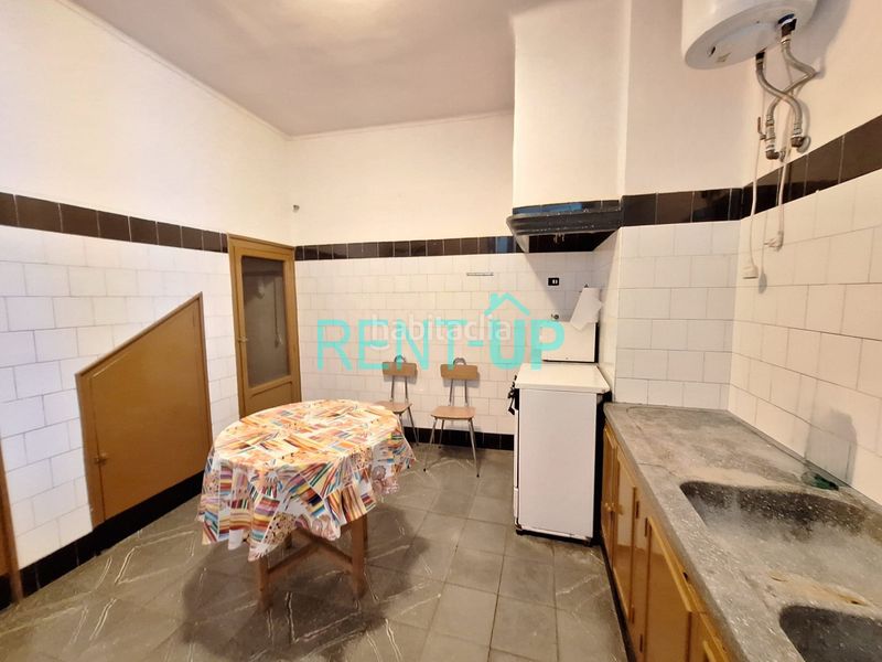 Foto fa123940-292b-4221-9b9e-91d0a48467fa. Casa amb xemeneia a Xàtiva