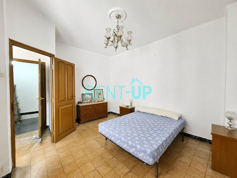 Foto fd973e86-f1a2-41cb-a77d-9b60e370c8d6. Casa amb xemeneia a Xàtiva
