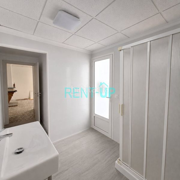 Foto 1d3057d5-cd58-4247-a9fa-5e8c2ec408d6. Casa amb xemeneia a Rotglá y Corberá