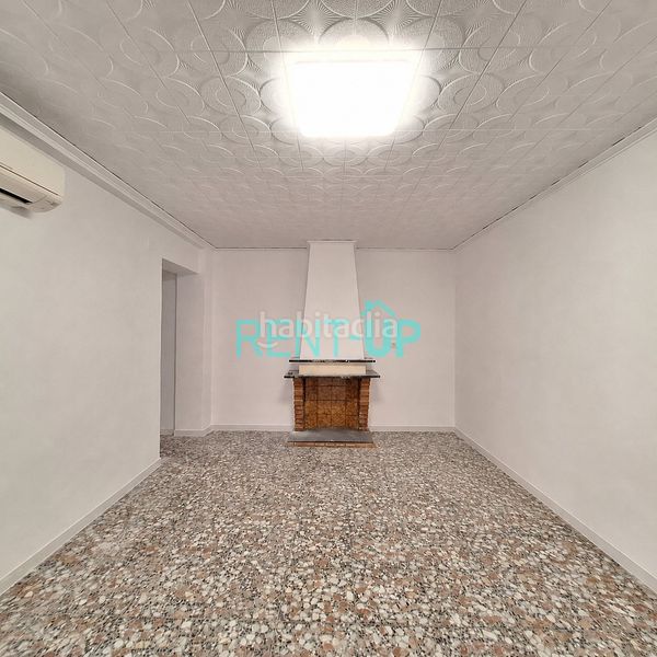 Foto 5924e4e1-099d-4892-9605-ea7f6feadd76. Casa amb xemeneia a Rotglá y Corberá